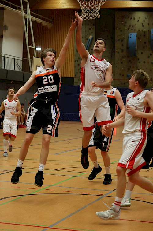 Die 1. Herren haben mit 103:62 am Wochenende hoch gegen die Itzehoe Eagles gewonnen