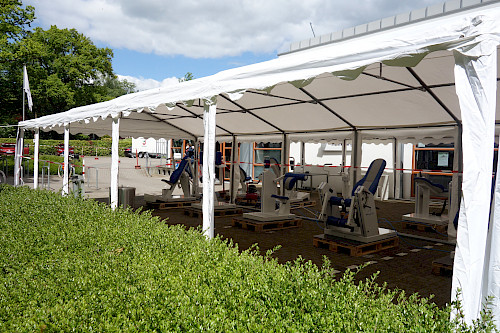 Gerätepark vor dem Walddörfer Sportforum