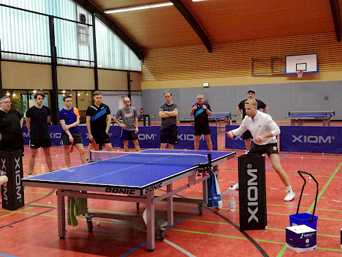 Tischtennis-Lehrgang mit Philip Floritz