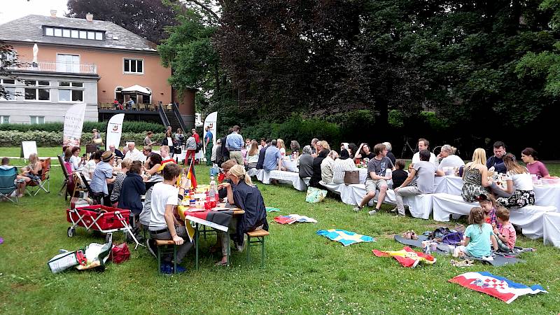 Internationales Frühstück im Ohlendorff'schen Park