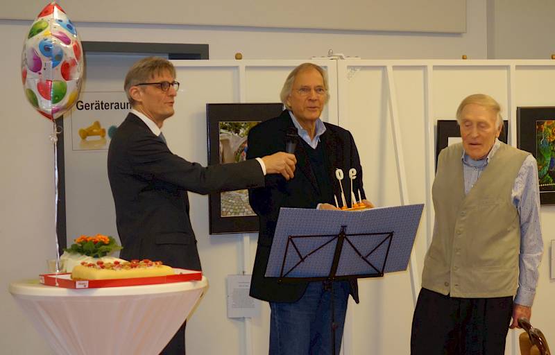 Hans Arnold, Gründer der Basketballabteilung, feierte im WSV-Heim seinen 90. Geburtstag