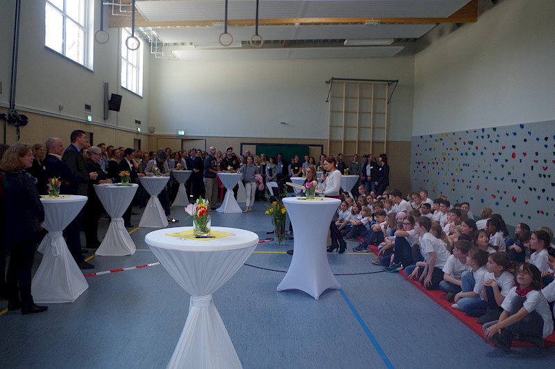 Festliche Eröffnung der neuen Gymnastikhalle an der Eulenkrugschule